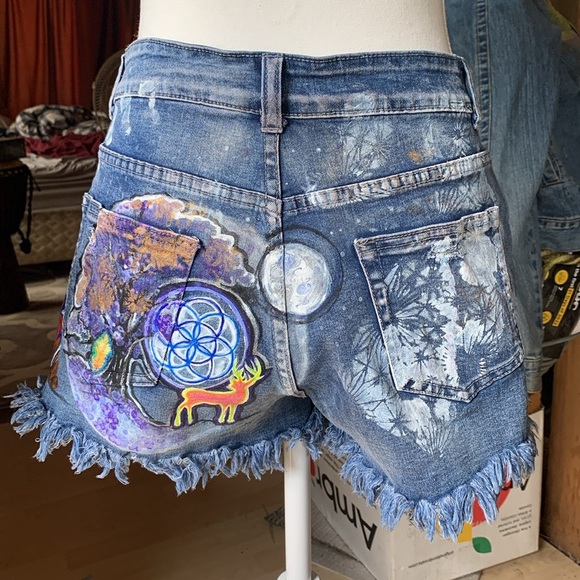 Upcycled Denim Shorts Unique Skater Streetwear Y2K Painted Embroidered Art Wear - Picture 5 of 11